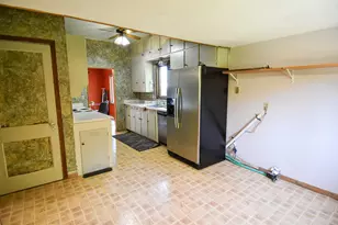 237 E Nelson Ave, Warren, MN 56762 - Photo 21