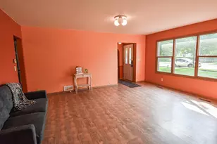 237 E Nelson Ave, Warren, MN 56762 - Photo 9