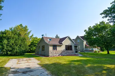 237 E Nelson Avenue, Warren, MN 56762 - Photo 3
