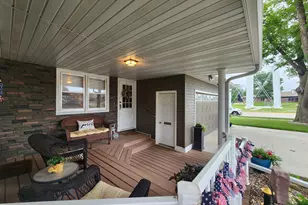 505 9th St SW, Pipestone, MN 56164 - Photo 3