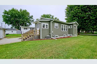 404 1st Avenue SE, Pine Island, MN 55963 - Photo 3