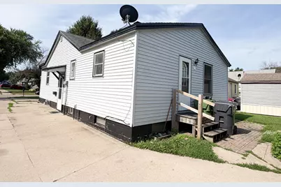 1719 Dover Street, Worthington, MN 56187 - Photo 5