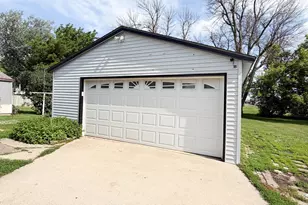 1719 Dover St, Worthington, MN 56187 - Photo 31