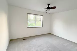 7694 Dunmore Rd, Woodbury, MN 55125 - Photo 9