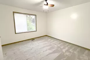 7694 Dunmore Rd, Woodbury, MN 55125 - Photo 15