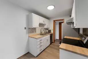 1225 Lasalle Ave, Minneapolis, MN 55403 - Photo 9
