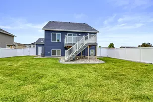 1202 Southwood Dr, Dilworth, MN 56529 - Photo 5