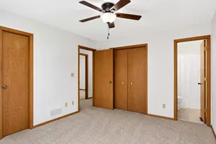 2916 Frank St, Maplewood, MN 55109 - Photo 3