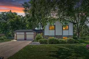 882 90th Ave NW, Coon Rapids, MN 55433 - Photo 1