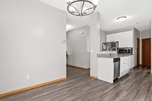 17980 Cobblestone Way, Eden Prairie, MN 55347 - Photo 11