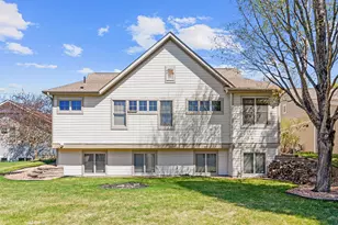 2710 Red Splendor Cir E, Maplewood, MN 55119 - Photo 35