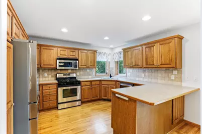 9918 Kiwi Avenue N, Brooklyn Park, MN 55443 - Photo 11
