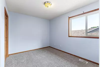 9918 Kiwi Avenue N, Brooklyn Park, MN 55443 - Photo 21