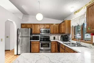 6672 Dawn Way, Inver Grove Heights, MN 55076 - Photo 11