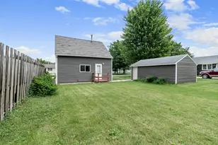 1810 1st Ave SE, Austin, MN 55912 - Photo 9