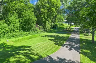 61 Flandrau Pl, Saint Paul, MN 55106 - Photo 21