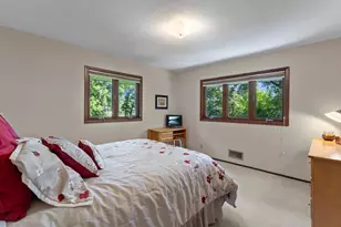61 Flandrau Pl, Saint Paul, MN 55106 - Photo 11