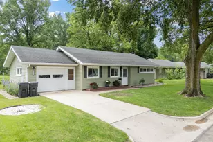 1426 Graham Ct SE, Rochester, MN 55904 - Photo 3