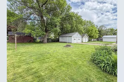 409 9th Street SW, Willmar, MN 56201 - Photo 5
