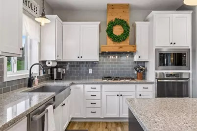 1173 Rosemary Lane, Chaska, MN 55318 - Photo 13