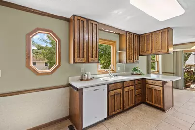 1561 Chamber Street, Saint Paul, MN 55106 - Photo 5