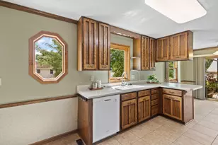 1561 Chamber St, Saint Paul, MN 55106 - Photo 5