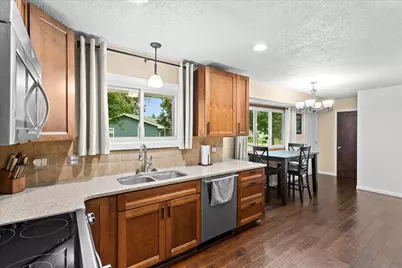 7358 Symphony Street NE, Fridley, MN 55432 - Photo 5