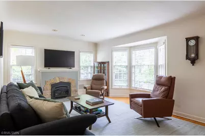 581 Montrose Lane, Saint Paul, MN 55116 - Photo 5