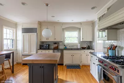 581 Montrose Lane, Saint Paul, MN 55116 - Photo 9
