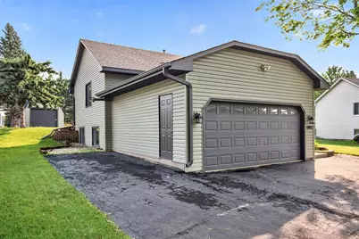 17462 Logans Drive, Eden Prairie, MN 55346 - Photo 3
