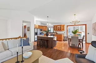 17462 Logan's Dr, Eden Prairie, MN 55346 - Photo 13