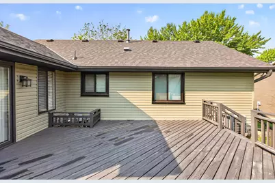 17462 Logans Drive, Eden Prairie, MN 55346 - Photo 9