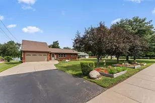 1911 County Rd F East, White Bear Lake, MN 55110 - Photo 3
