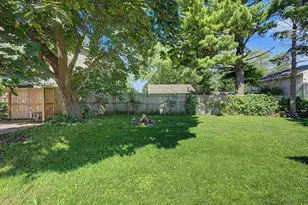2213 Holloway Ave E, North Saint Paul, MN 55109 - Photo 15