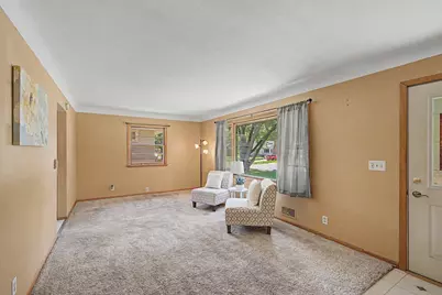 2213 Holloway Avenue E, North Saint Paul, MN 55109 - Photo 25