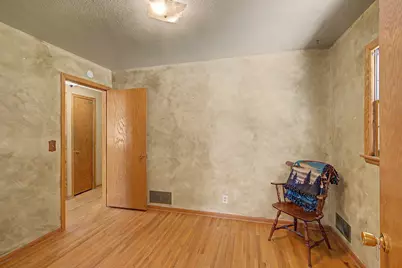 2213 Holloway Avenue E, North Saint Paul, MN 55109 - Photo 5