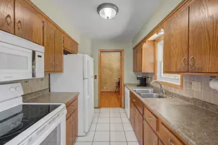 2213 Holloway Ave E, North Saint Paul, MN 55109 - Photo 7