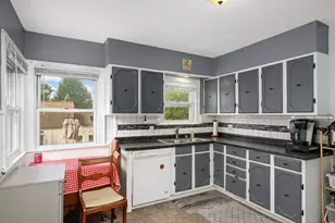 837 Pedersen St, Saint Paul, MN 55119 - Photo 9