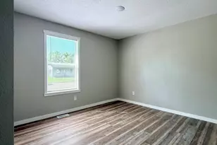 519 E 9th St, Morris, MN 56267 - Photo 17