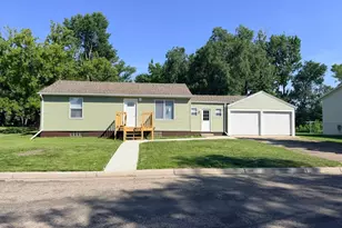 519 E 9th St, Morris, MN 56267 - Photo 1