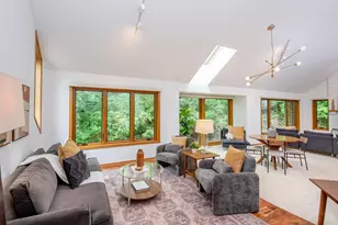 13900 Hill Ridge Dr, Hopkins, MN 55305 - Photo 9