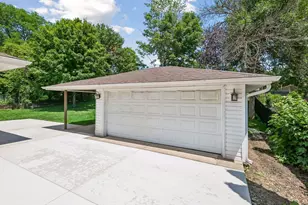8209 Beard Rd, Bloomington, MN 55431 - Photo 39