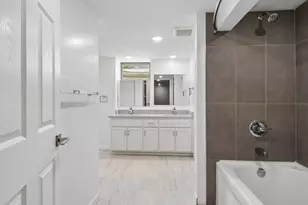 8209 Beard Rd, Bloomington, MN 55431 - Photo 27