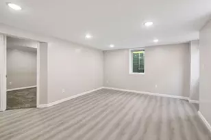 8209 Beard Rd, Bloomington, MN 55431 - Photo 23