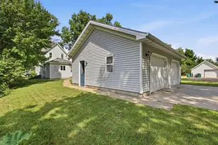 319 S Miller Ave, Litchfield, MN 55355 - Photo 5