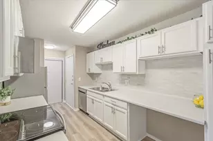 132 Demont Ave, Little Canada, MN 55117 - Photo 3