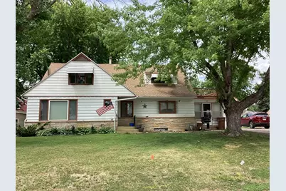 413 Hawthorne Street E, Albert Lea, MN 56007 - Photo 1