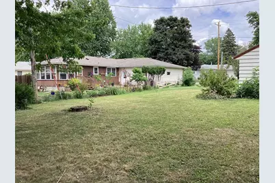 413 Hawthorne Street E, Albert Lea, MN 56007 - Photo 9