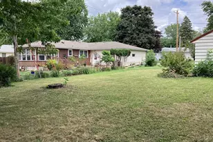 413 Hawthorne Street E, Albert Lea, MN 56007 - Photo 9