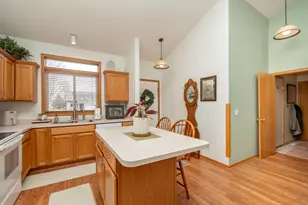 1507 Dublin Ct, Shakopee, MN 55379 - Photo 5
